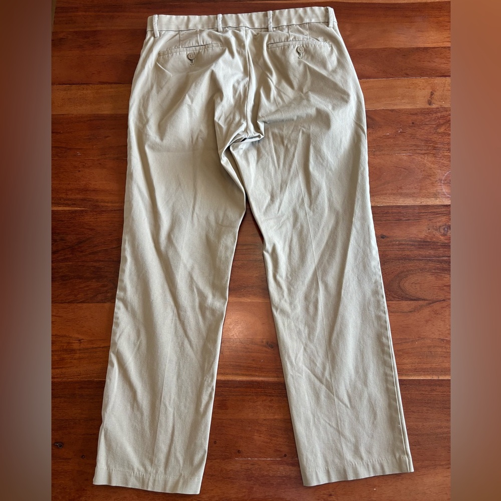 Dockers Men's Light Tan Chinos - Picture 2 of 11